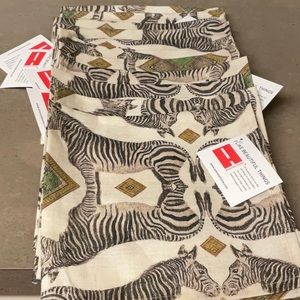 Set of 12 100% linen dinner napkins.  BRAND NEW. Made in England. GORGEOUS!